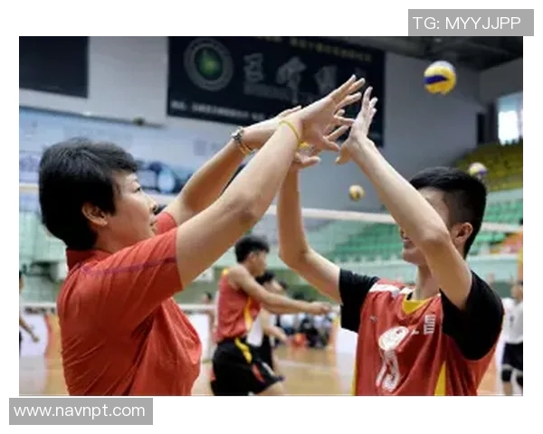 排球新手必看:轻松掌握团队协作技巧与实战策略 排球新手必看:轻松掌握团队协作技巧与实战策略