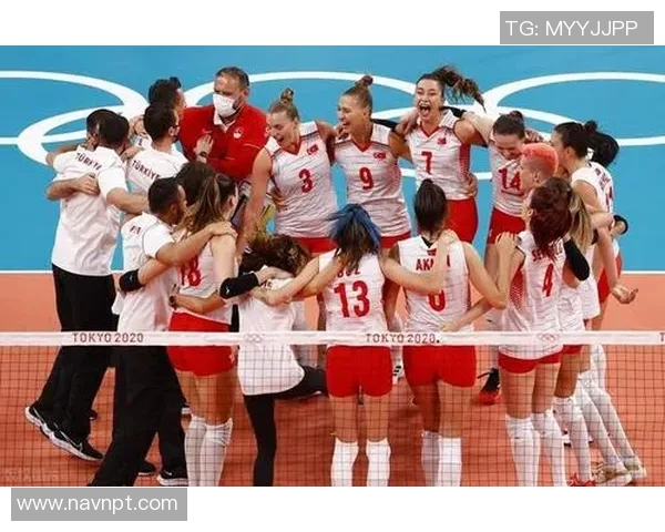 武汉排球队与上海排球队赛后复盘分析两队状态及表现对比